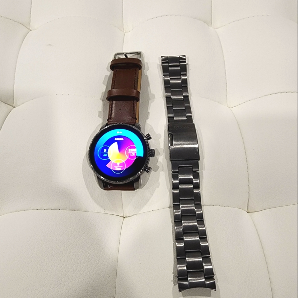 Fossil Explorist HR Gen 4 Smart Watch  Gun Metal and Leather Bands - Picture 2 of 10